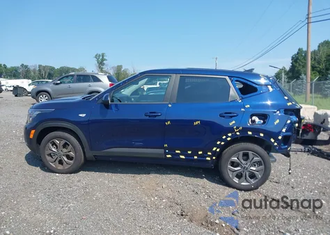 2025 Kia Seltos Lx z USA, uszkodzony, nr VIN KNDEPCAAXS7762921